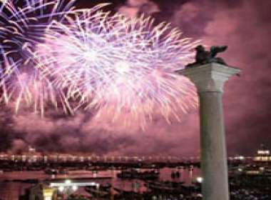 Capodanno in Veneto con cenone in navigazione a Venezia