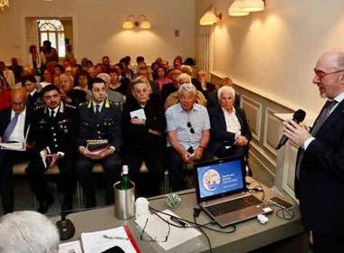 Truffe agli anziani: a Trieste presentato il Vademecum per prevenirle