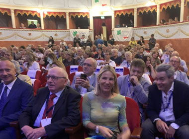 Oltre 400 persone al convegno “Disabilità e PNRR: quali misure per gli anziani”, che si è svolto ad Arezzo, con l’intervento del Viceministro On. Bellucci