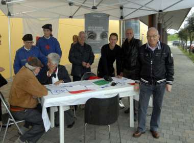 Il gruppo Anap Grosseto presente per la giornata di predizione dell'Alzheimer