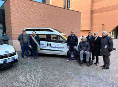 Donati sei mezzi per trasporto disabili a sei realtà solidali