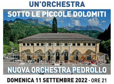 Un'orchestra sotto le piccole Dolomiti