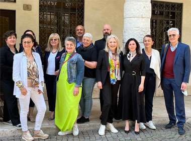 La forza in passerella: una sfilata contro il tumore al seno